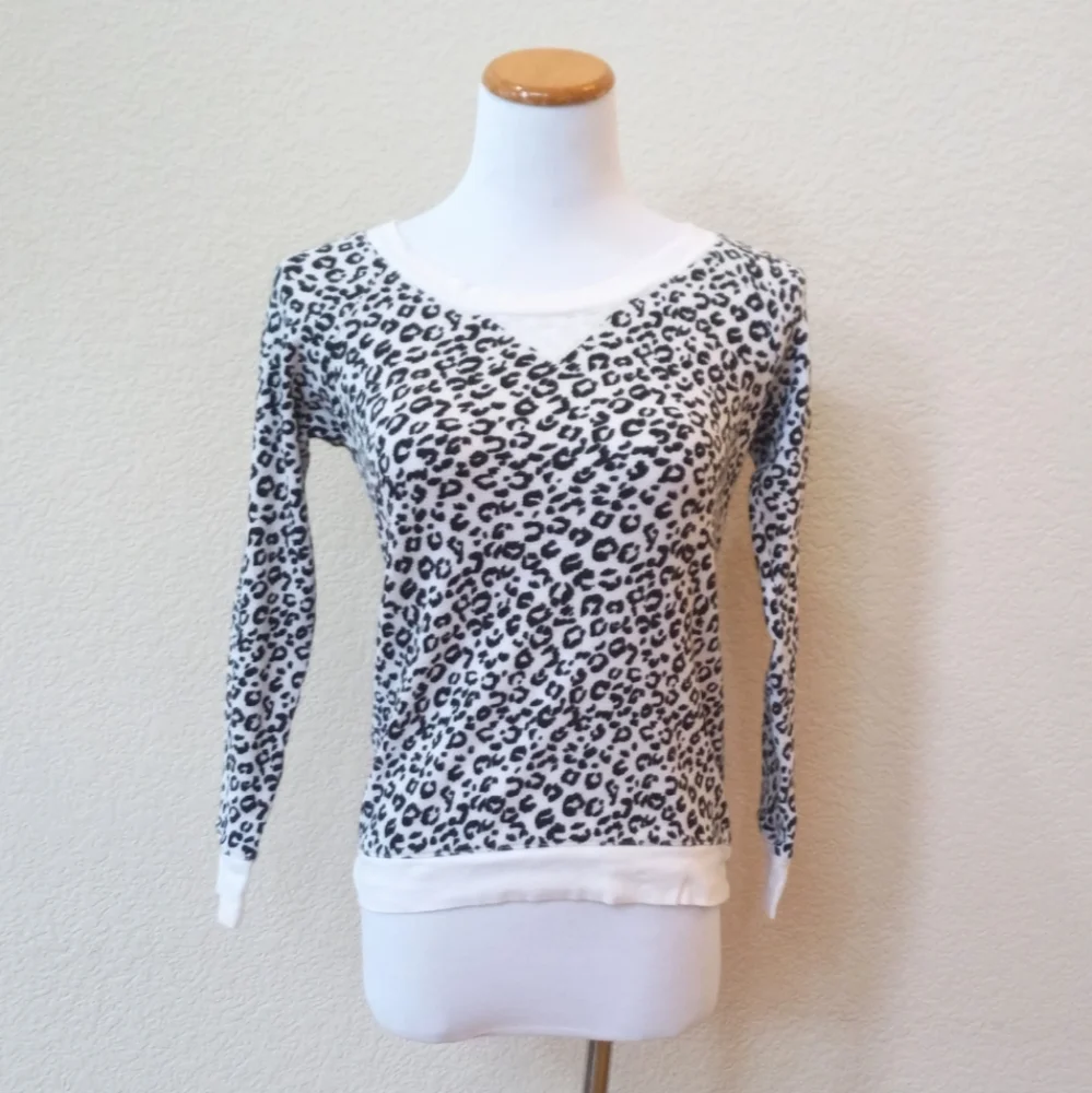Victoria's Secret Y2K black and white leopard print thermal waffle knit top - Picture 2 of 6